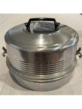 Regal Double-Decker Cake & Pie Carrier and Cover Locking Lid